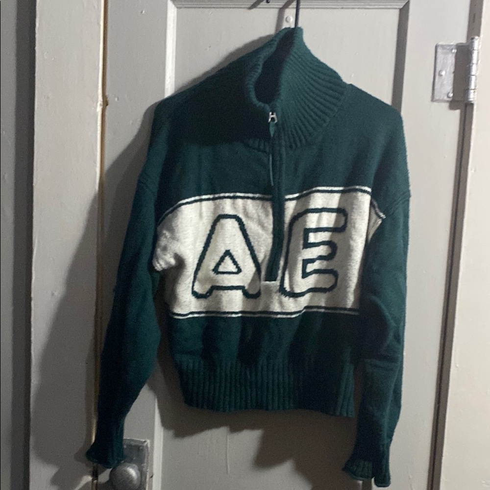 American Eagle Outfitters Green and White Zip Up Sweater with Ribbed Texture